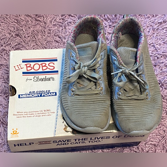 Sketchers Lil Bobs w/ air cooled memory foam size 2 w/ original box - Picture 2 of 14